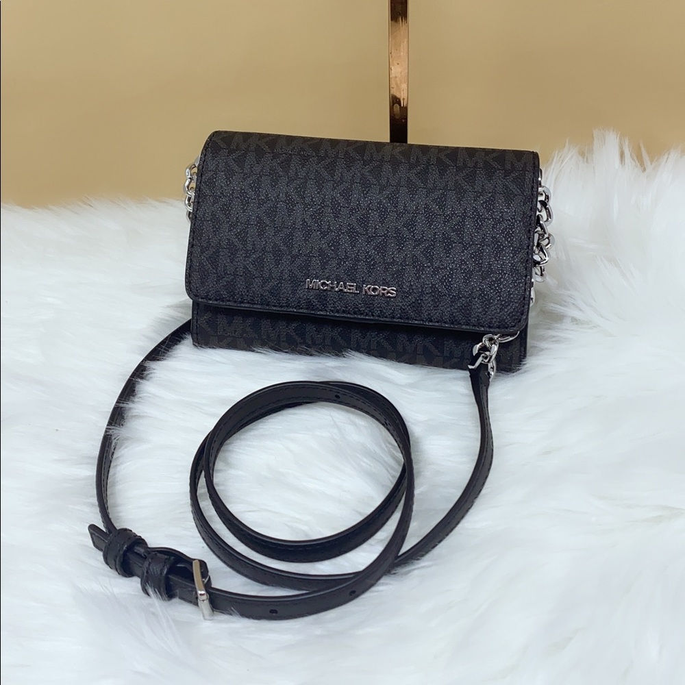 Michael kors phone wallet crossbody